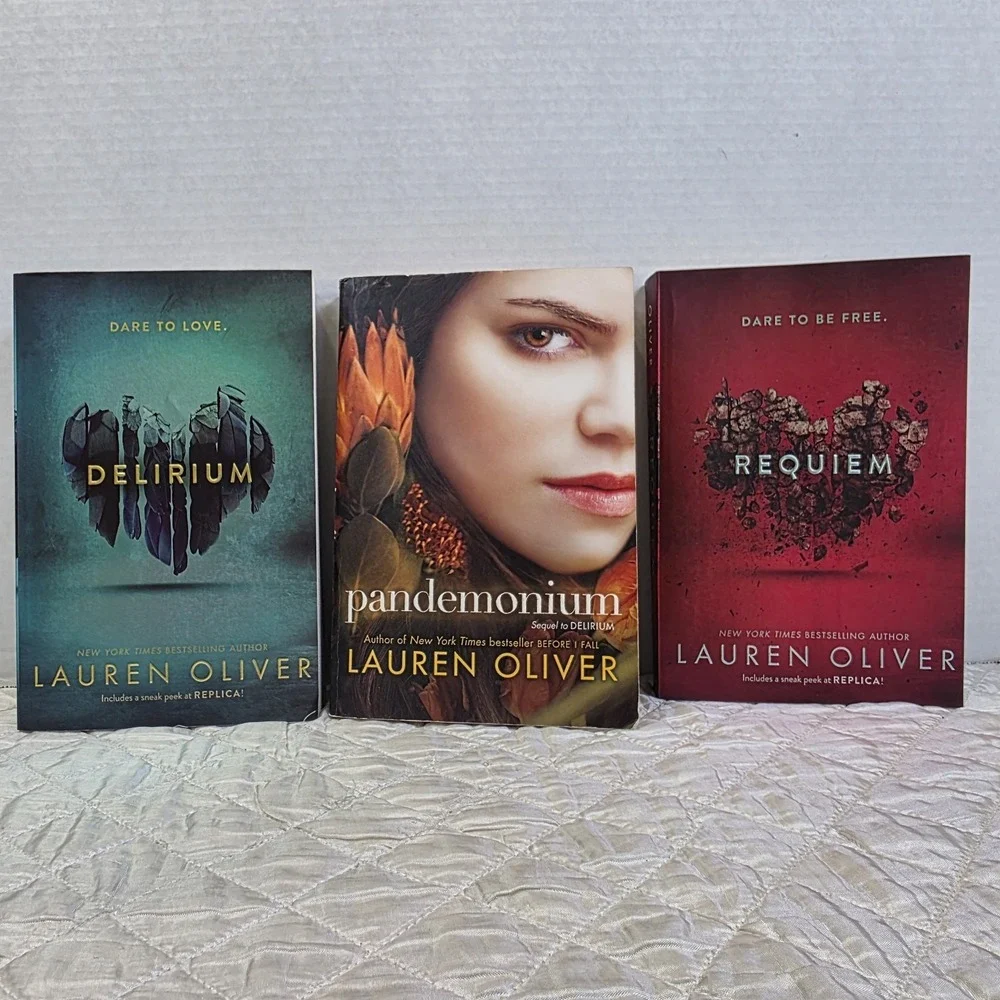 Lauren Oliver Delirium Requiem‎ Pandemonium Trilogy Series Paperback Lot 3 Books